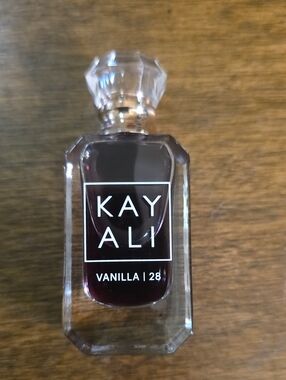 Kayali Vanilla |28